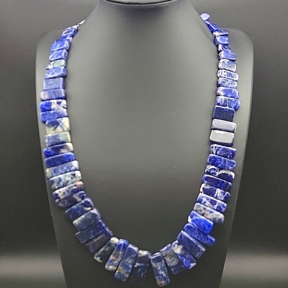Sodalite Flat Slab 590 Cts Natural Gemstone Single Strand Beaded Necklace - Picture 2 of 11